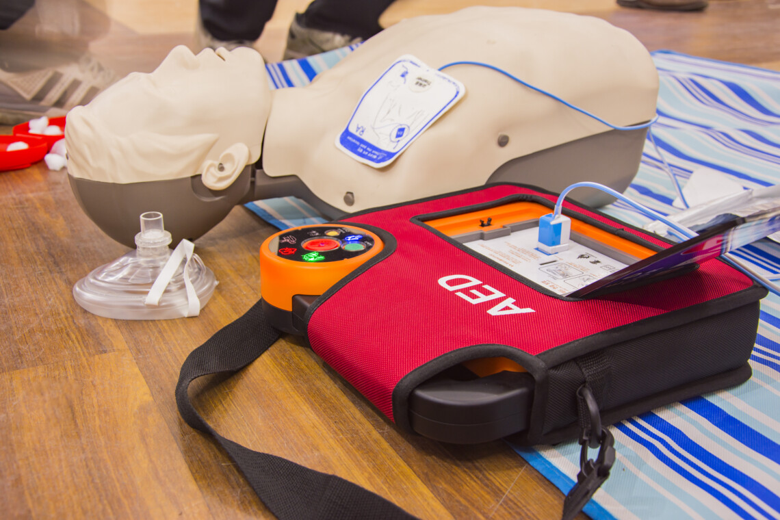 Erste Hilfe Kurs Defibrillator