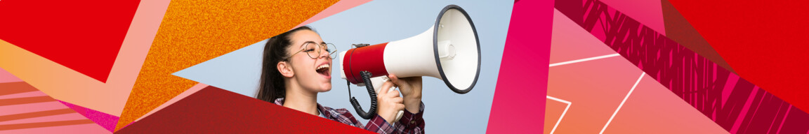 Teenager student girl over isolated blue wall shouting through a megaphone; Shutterstock ID 1409902373; po: ; purchase_order: picturemaxx
Teenagerschülermädchen auf isolierter blauer Mauer, die durch ein Megaphon schreien